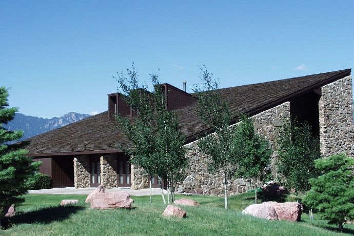 Oliver / Brand Center during spring.